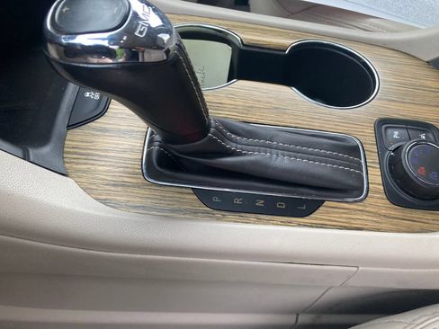 Used 2019 GMC Acadia Denali AWD/4WD image 30