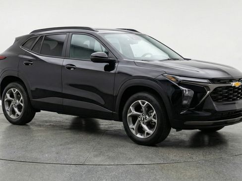 Used 2025 Chevrolet Trax LT image 1