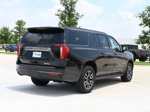 Used 2023 GMC Yukon XL AT4 w/ AT4 Premium Package AWD/4WD image 7