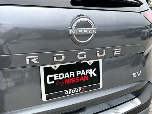 Certified 2022 Nissan Rogue SV w/ SV Premium Package FWD image 10