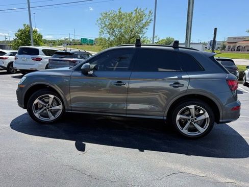 Used 2020 Audi Q5 2.0T Titanium Premium Plus AWD/4WD image 9