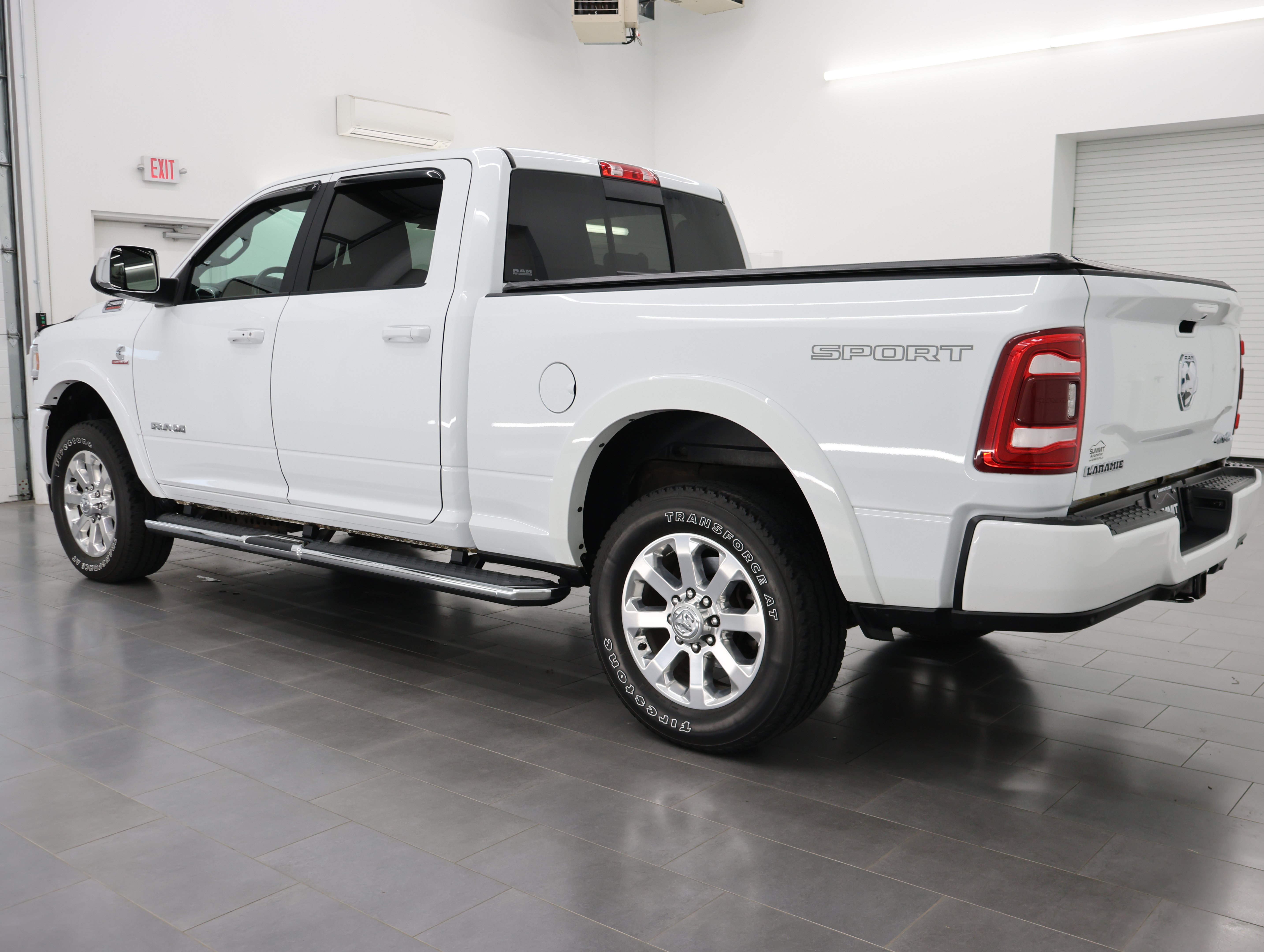 Used 2022 RAM 2500 Laramie AWD/4WD image 6