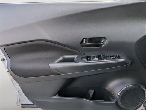 Used 2022 Nissan Kicks S image 22