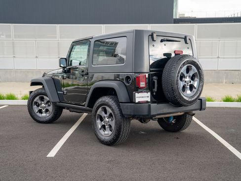 Used 2010 Jeep Wrangler Rubicon w/ PWR Convenience Group AWD/4WD image 3