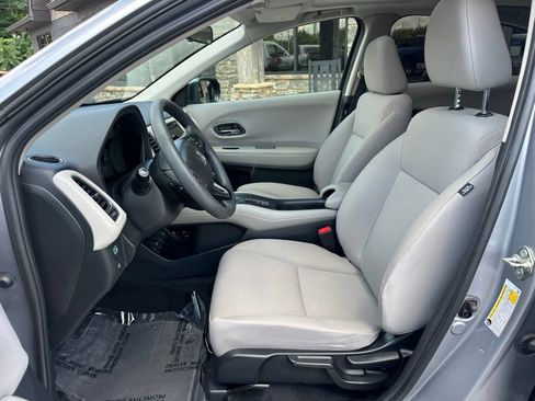 Used 2017 Honda HR-V EX image 12