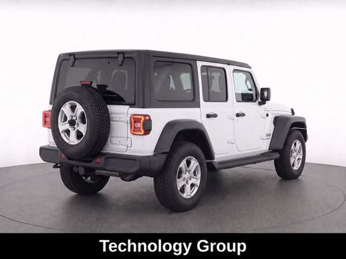 Used 2018 Jeep Wrangler Unlimited Sport S AWD/4WD image 3