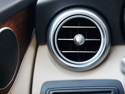 Used 2022 Mercedes-Benz GLC 300 4MATIC image 28