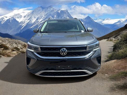 Used 2022 Volkswagen Taos SE w/ IQ.Drive SE Package AWD/4WD image 8