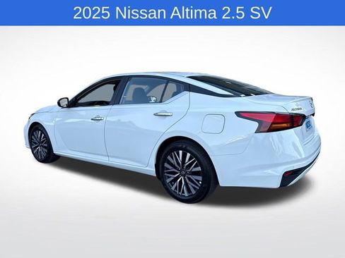 Used 2025 Nissan Altima 2.5 SV FWD image 3