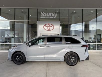 Used 2025 Toyota Sienna XLE Woodland Edition