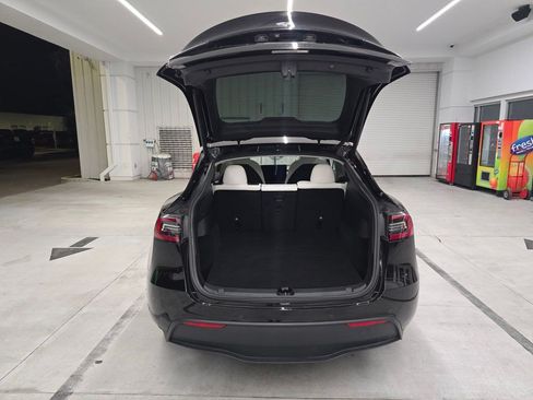 Used 2021 Tesla Model Y Long Range AWD/4WD image 14