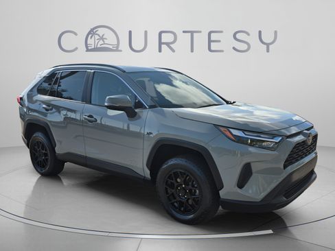 Used 2023 Toyota RAV4 XLE FWD image 7