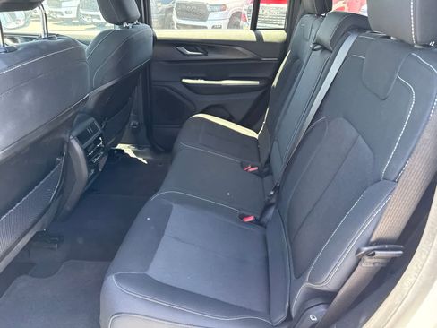 Used 2025 Jeep Grand Cherokee Laredo X RWD image 25