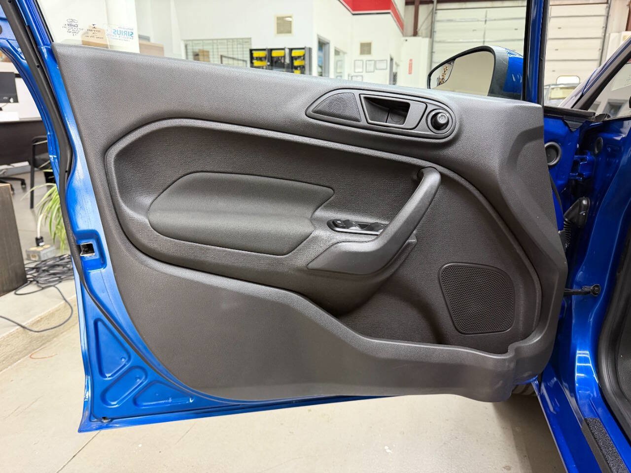 Used 2018 Ford Fiesta SE w/ Equipment Group 201A FWD image 10