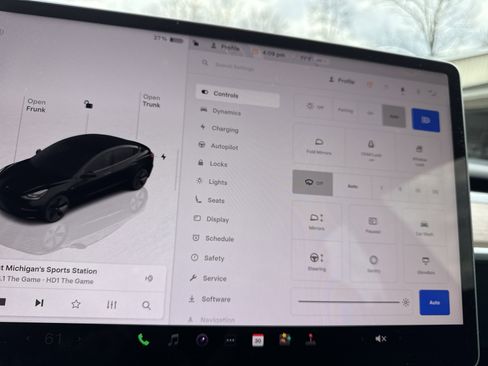 Used 2023 Tesla Model 3 Standard Range image 22