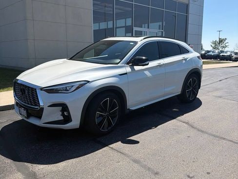 Used 2023 INFINITI QX55 Essential AWD/4WD image 3