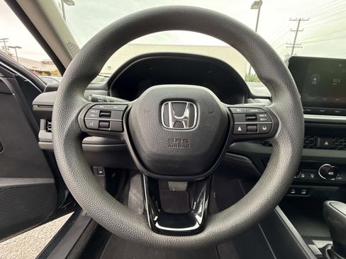 Certified 2023 Honda Accord EX image 9