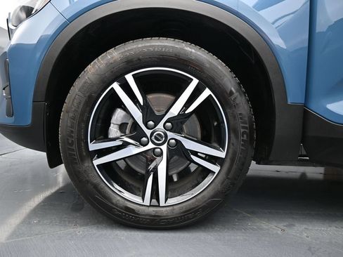 Used 2024 Volvo XC40 B5 Core AWD/4WD image 27