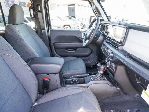 New 2025 Jeep Wrangler Sahara w/ Technology Group image 18