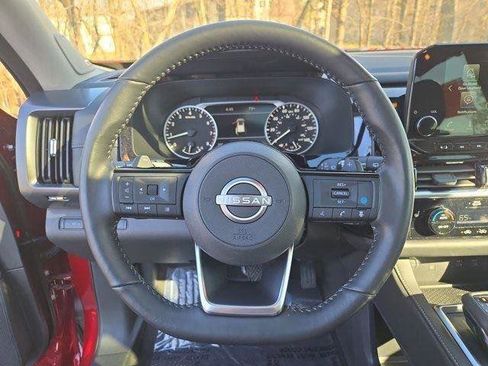 Certified 2025 Nissan Pathfinder SL w/ SL Premium Package image 17