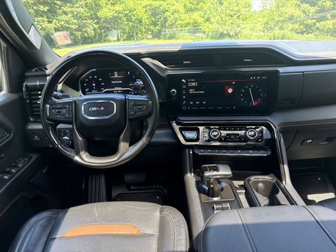 Used 2024 GMC Sierra 1500 AT4 w/ Technology Package AWD/4WD image 21