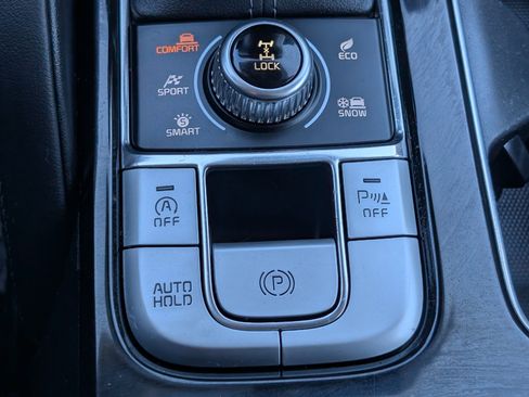 Used 2022 Kia Telluride EX w/ EX Premium Package AWD/4WD image 23