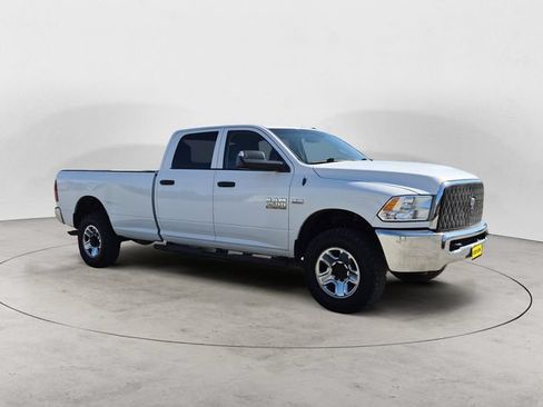 Used 2014 RAM 2500 Tradesman w/ Chrome Appearance Group AWD/4WD image 3