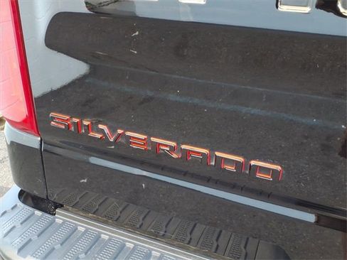 Certified 2022 Chevrolet Silverado 1500 RST w/ Redline Edition image 17