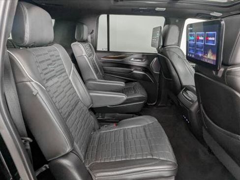 Used 2022 Cadillac Escalade ESV Sport Platinum AWD/4WD image 22