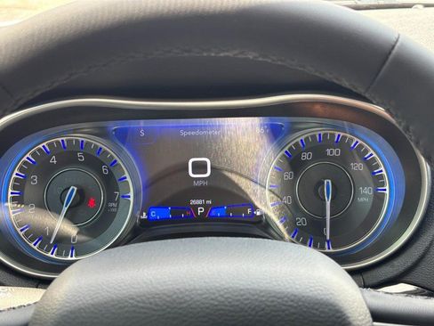Used 2023 Chrysler 300 Touring RWD image 22