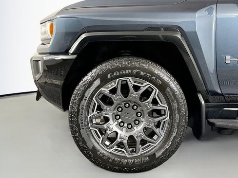 Used 2025 GMC Hummer EV 3X w/ LPO, Cargo Utility Package image 11