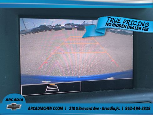 Used 2024 GMC Terrain SLE w/ Driver Convenience Package FWD image 18