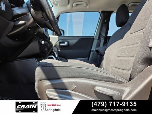Used 2020 Jeep Renegade Latitude w/ Cold Weather Group AWD/4WD image 11