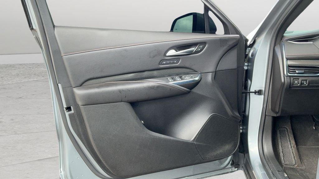 Used 2023 Cadillac XT4 Sport FWD image 18