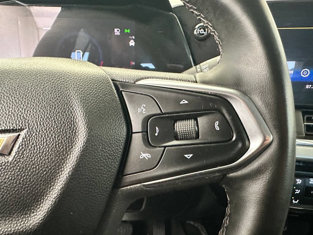 Used 2025 Chevrolet Trax LT w/ Driver Confidence Package FWD image 25