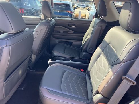 Certified 2024 Nissan Pathfinder Platinum image 8