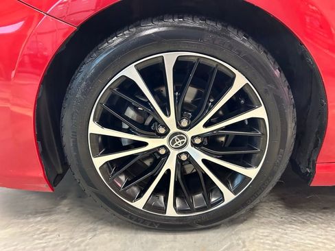 Used 2020 Toyota Camry SE w/ Convenience Package image 20