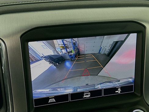 Used 2022 GMC Sierra 1500 SLT w/ SLT Premium Plus Package image 16