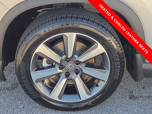 Used 2025 Honda Pilot Elite image 7