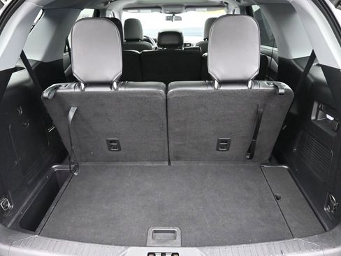 Used 2022 Ford Explorer XLT w/ Equipment Group 202A image 11