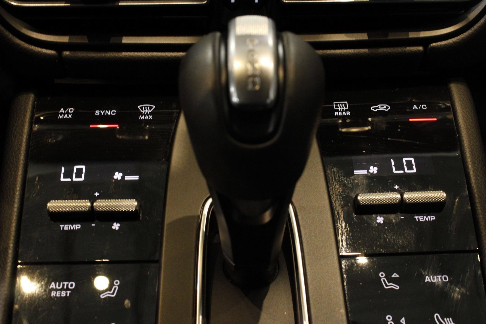 Certified 2026 Porsche Macan AWD/4WD image 27
