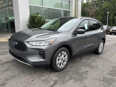New 2025 Ford Escape Active w/ Tech Pack #1 FWD image 1