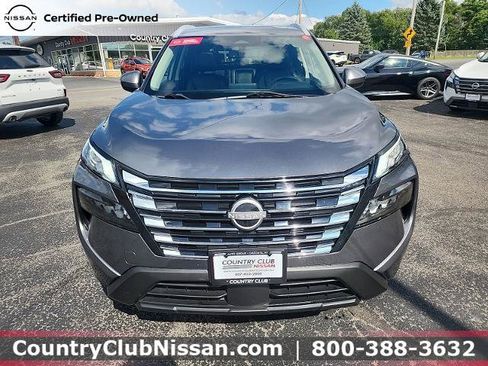 Certified 2024 Nissan Rogue SV w/ SV Premium Package AWD/4WD image 3