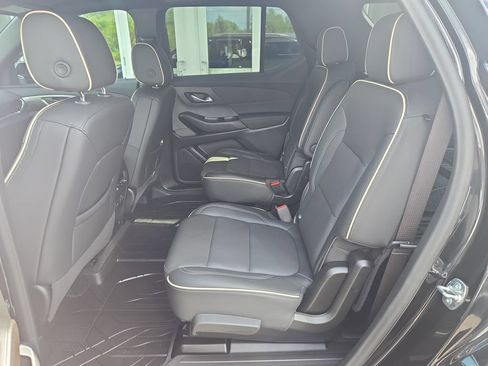 Certified 2024 Chevrolet Traverse Premier w/ Redline Edition FWD image 17