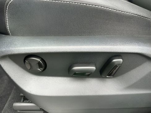 New 2026 Volkswagen Atlas SE image 12