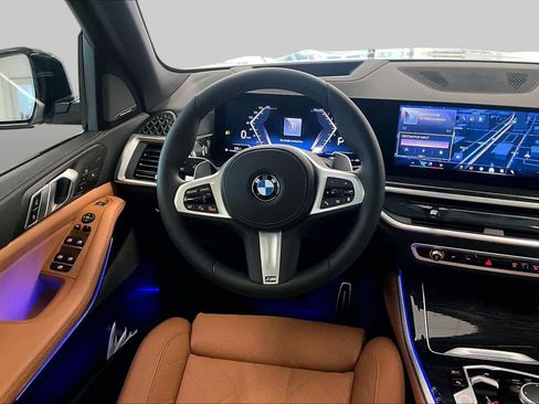 Used 2025 BMW X5 xDrive40i w/ M Sport Package AWD/4WD image 17