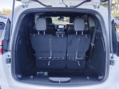 New 2026 Chrysler Pacifica Select image 13