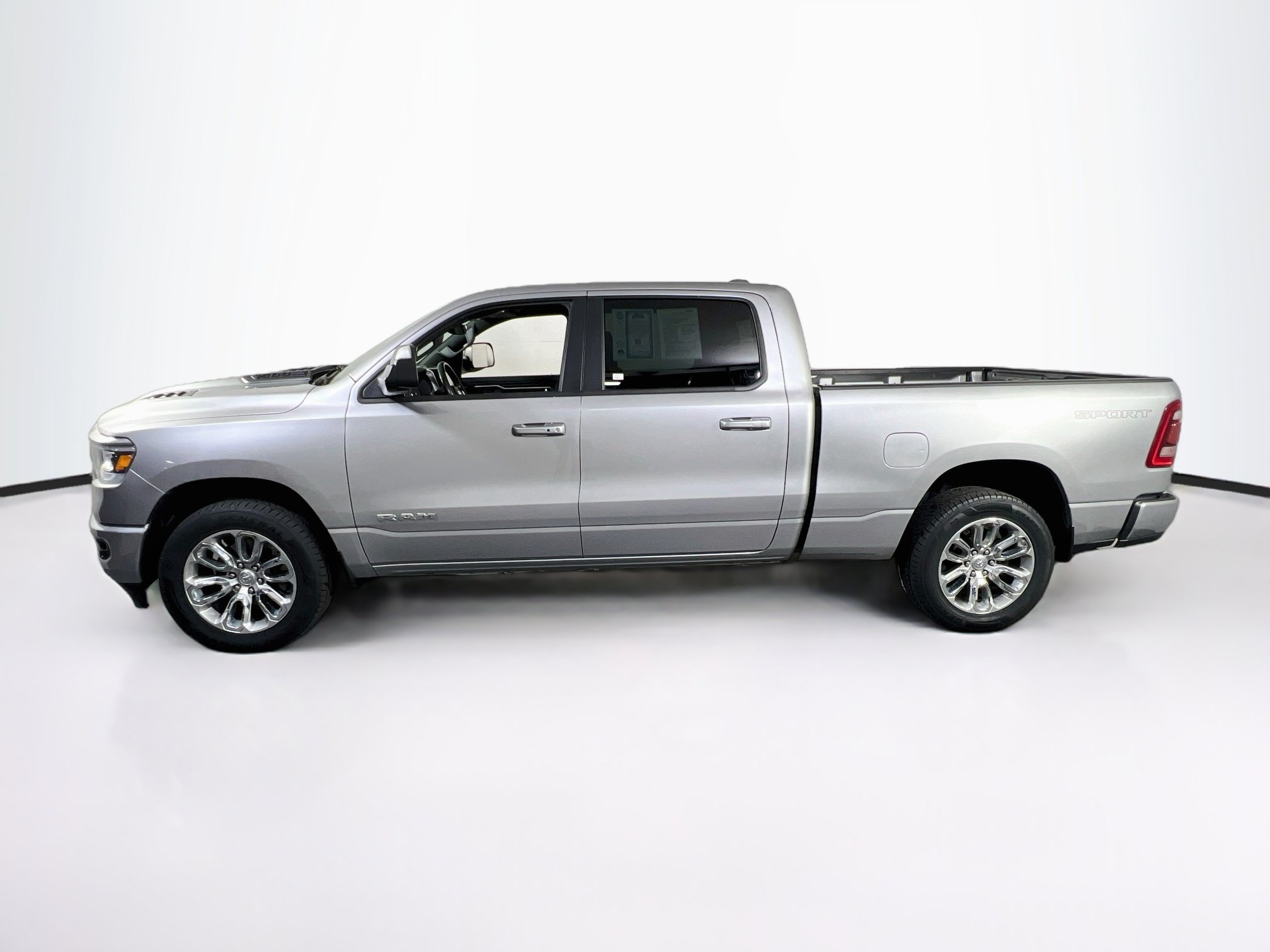 Used 2023 RAM 1500 Laramie AWD/4WD image 8