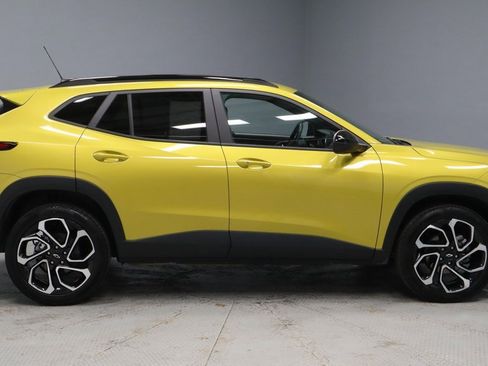 Used 2024 Chevrolet Trax RS w/ Driver Confidence Package image 11