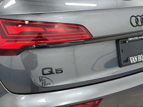 Used 2022 Audi Q5 e Premium Plus w/ Premium Plus Package AWD/4WD image 39